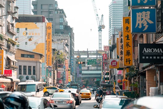 浙商银行传达两会精神专题会议召开；党建引领下谋划金融服务新格局。