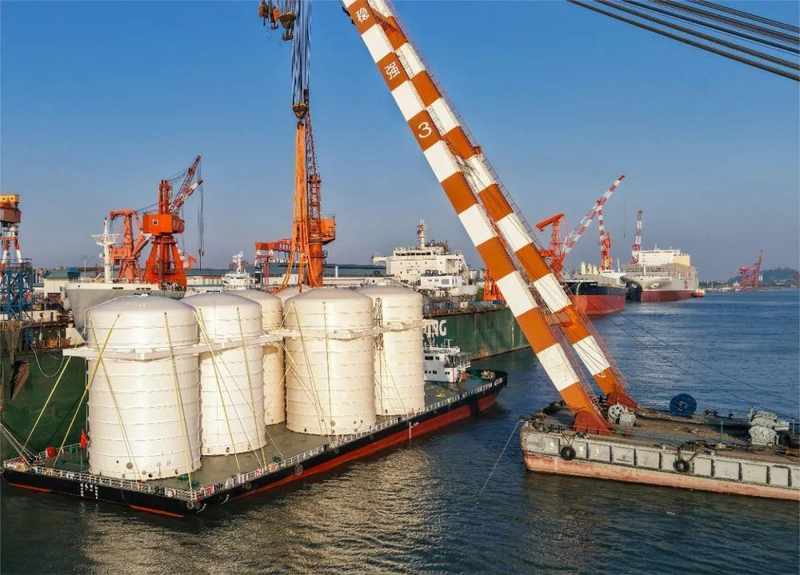  关键赛道加速突破；深市领军力量彰显硬核担当。 企业服务