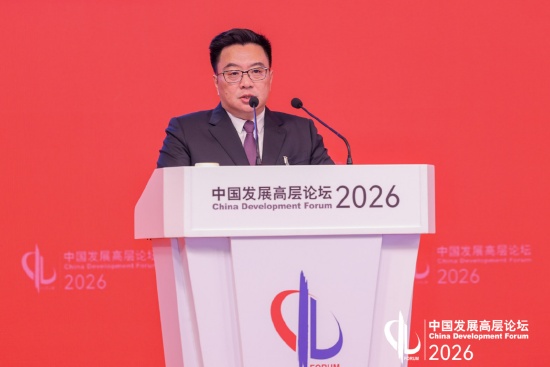  周伯文分享人工智能未来趋势；上海实验室提出通专融合路径；推动产业集群形成新质生产力。 IT技术