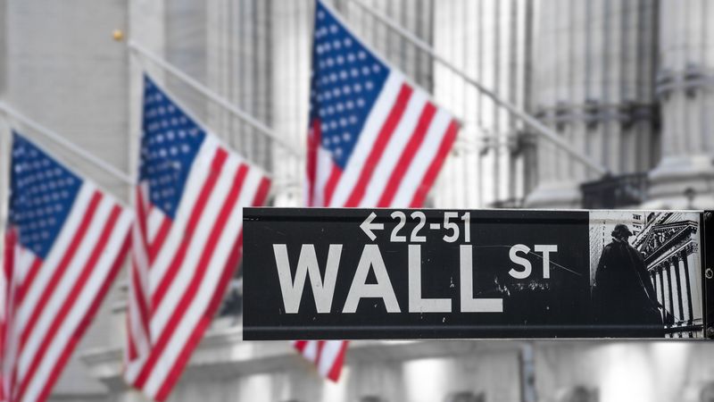 避险资产回调深度解析:黄金震荡中的价值回归与配置策略 股票财经 避险资产回调深度解析:黄金震荡中的价值回归与配置策略 股票财经