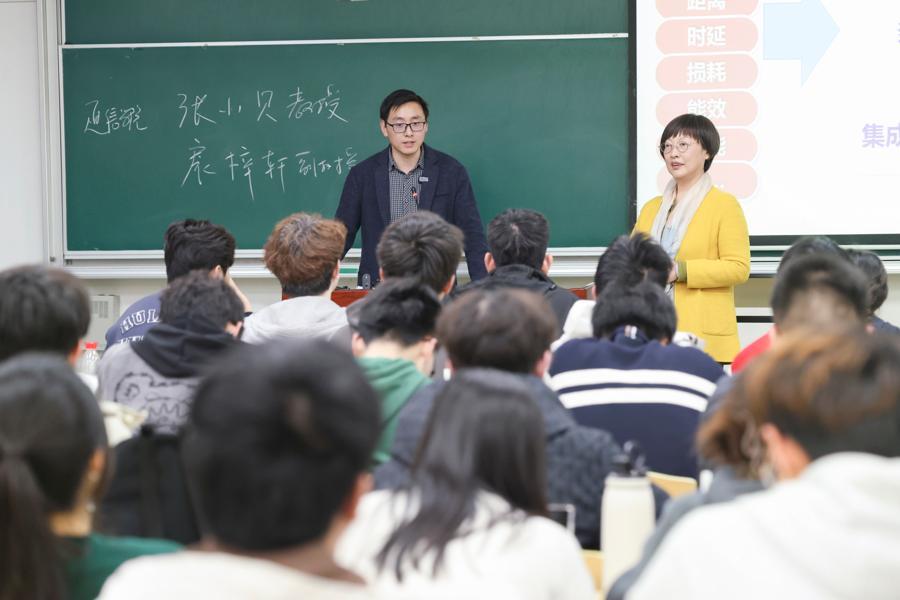  技术演进与战略机遇：解码中国电子信息产业的创新图谱 IT技术