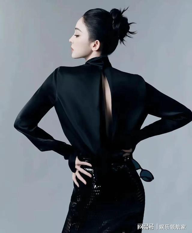  从真空西装看女性身体叙事：一场关于自我掌控的深度拆解 时尚用品